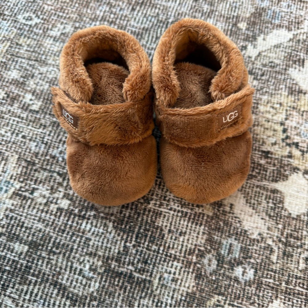 Baby Ugg Bixbee Chesnut Infant Booties Size 2/3T- NWOT - Picture 3 of 8